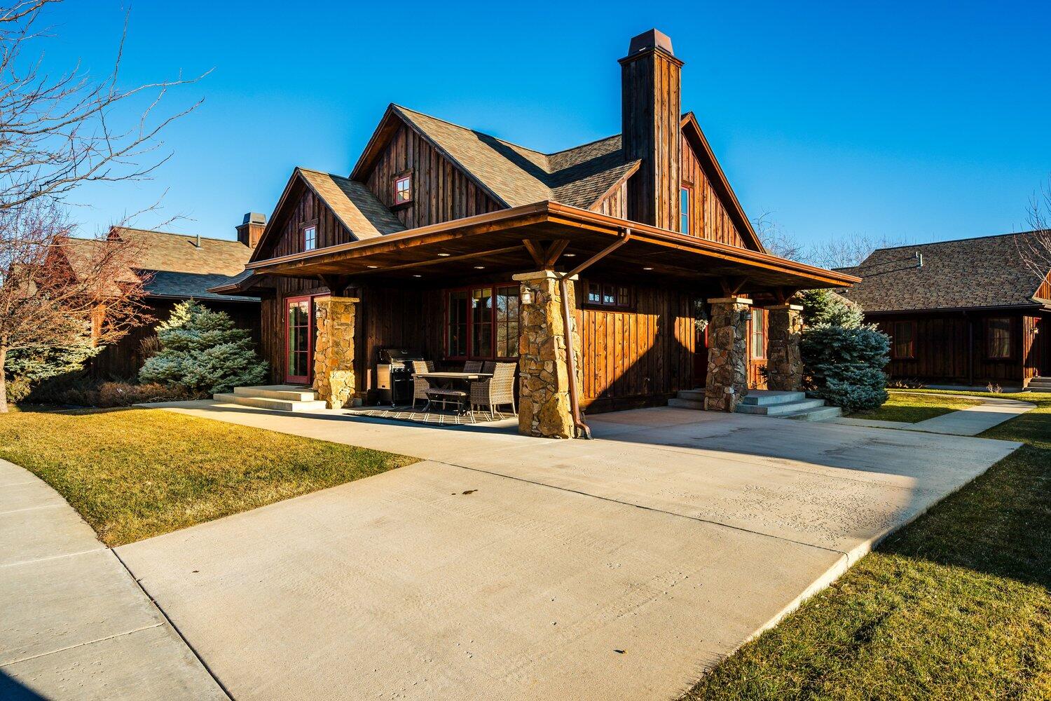 102 Cayuse Court