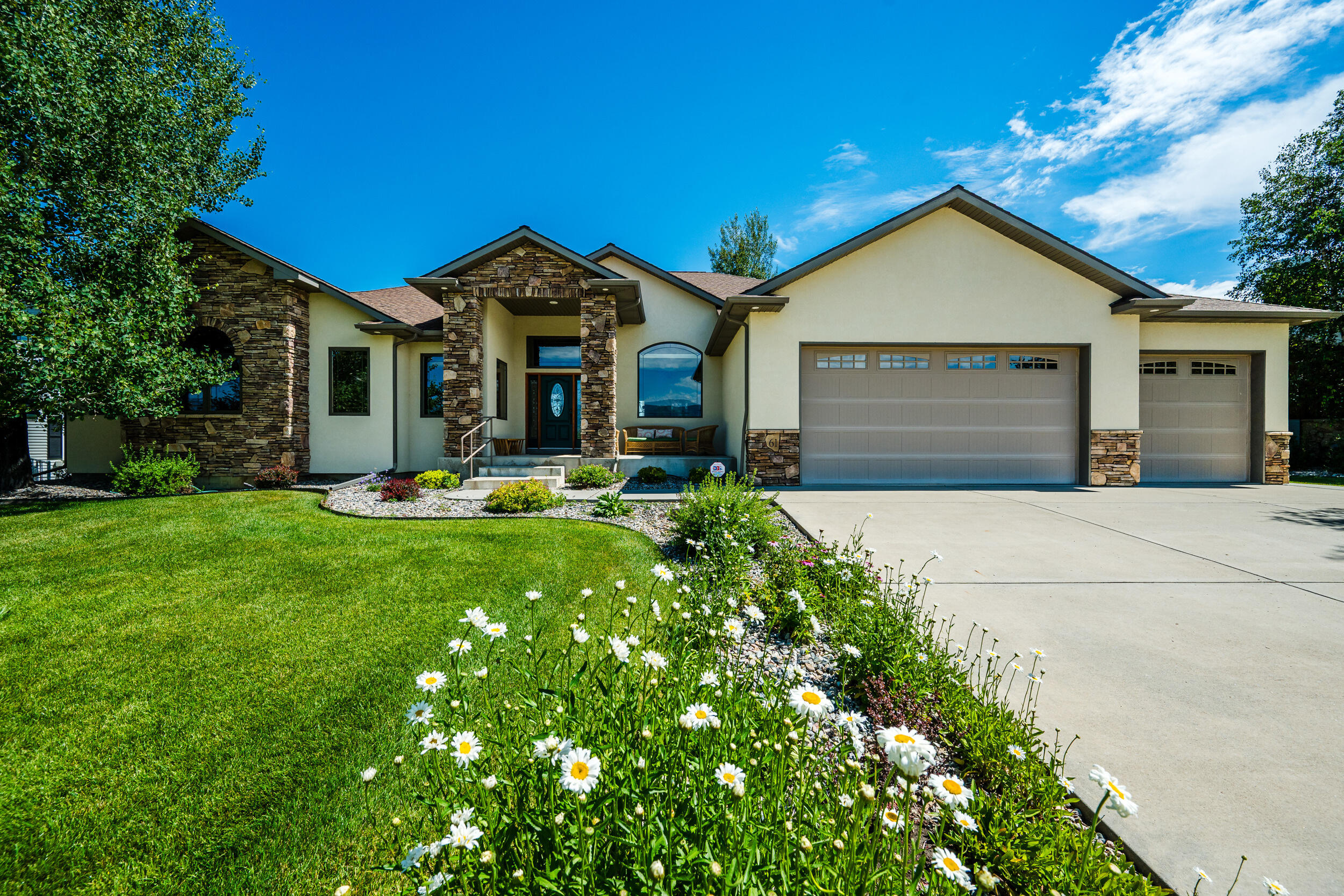 61 Canyon View Drive