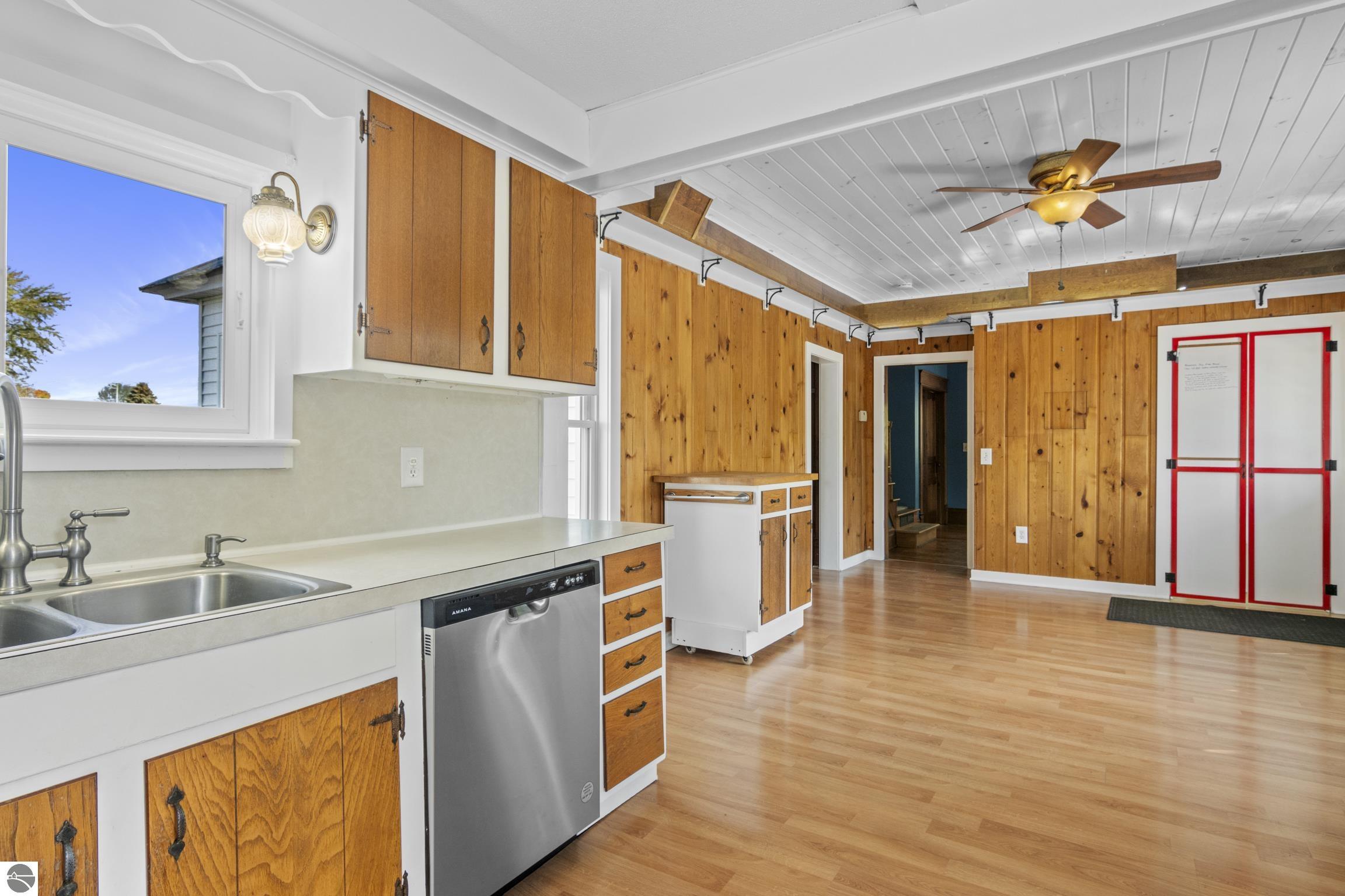9304 S Lake Leelanau