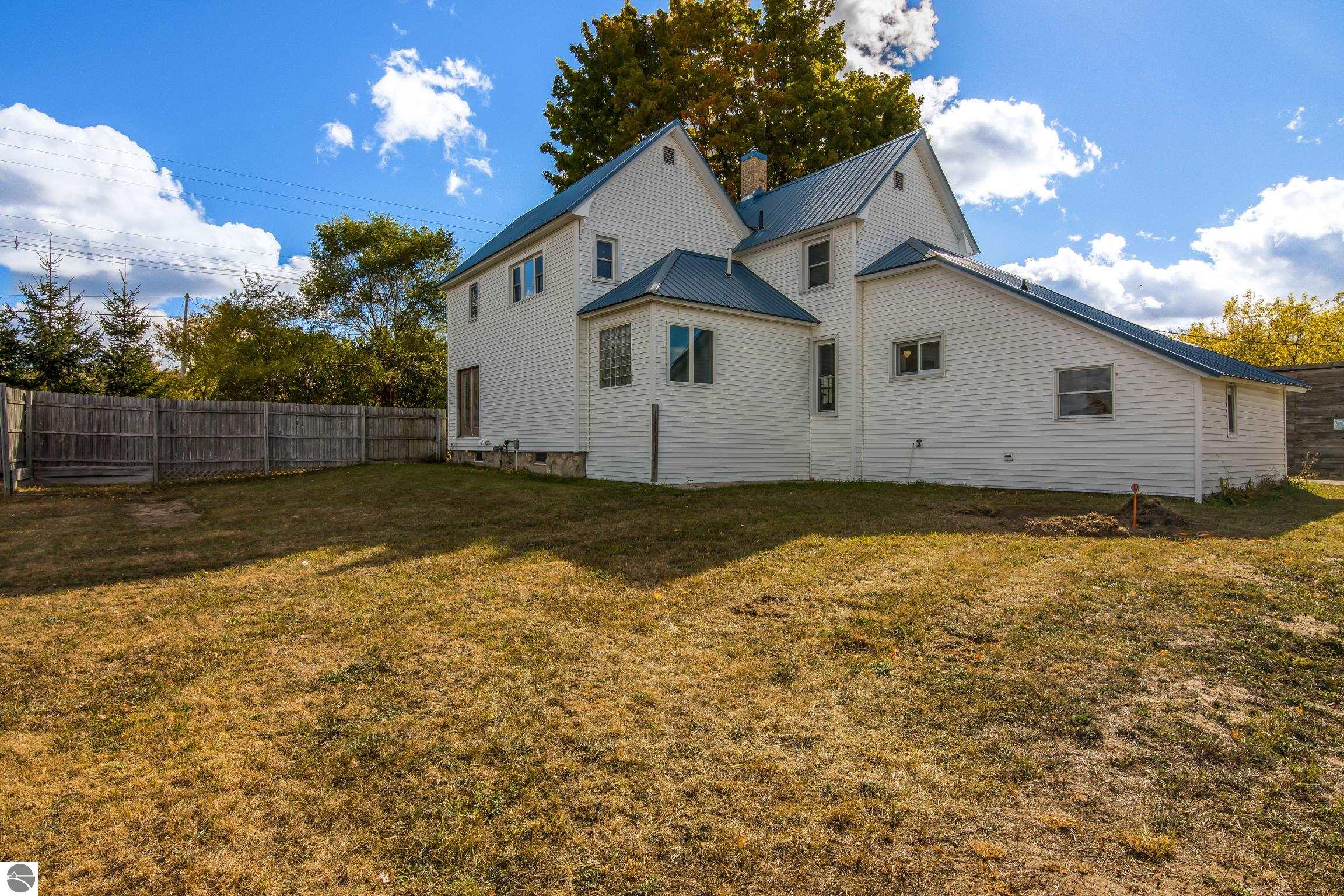 9304 S Lake Leelanau