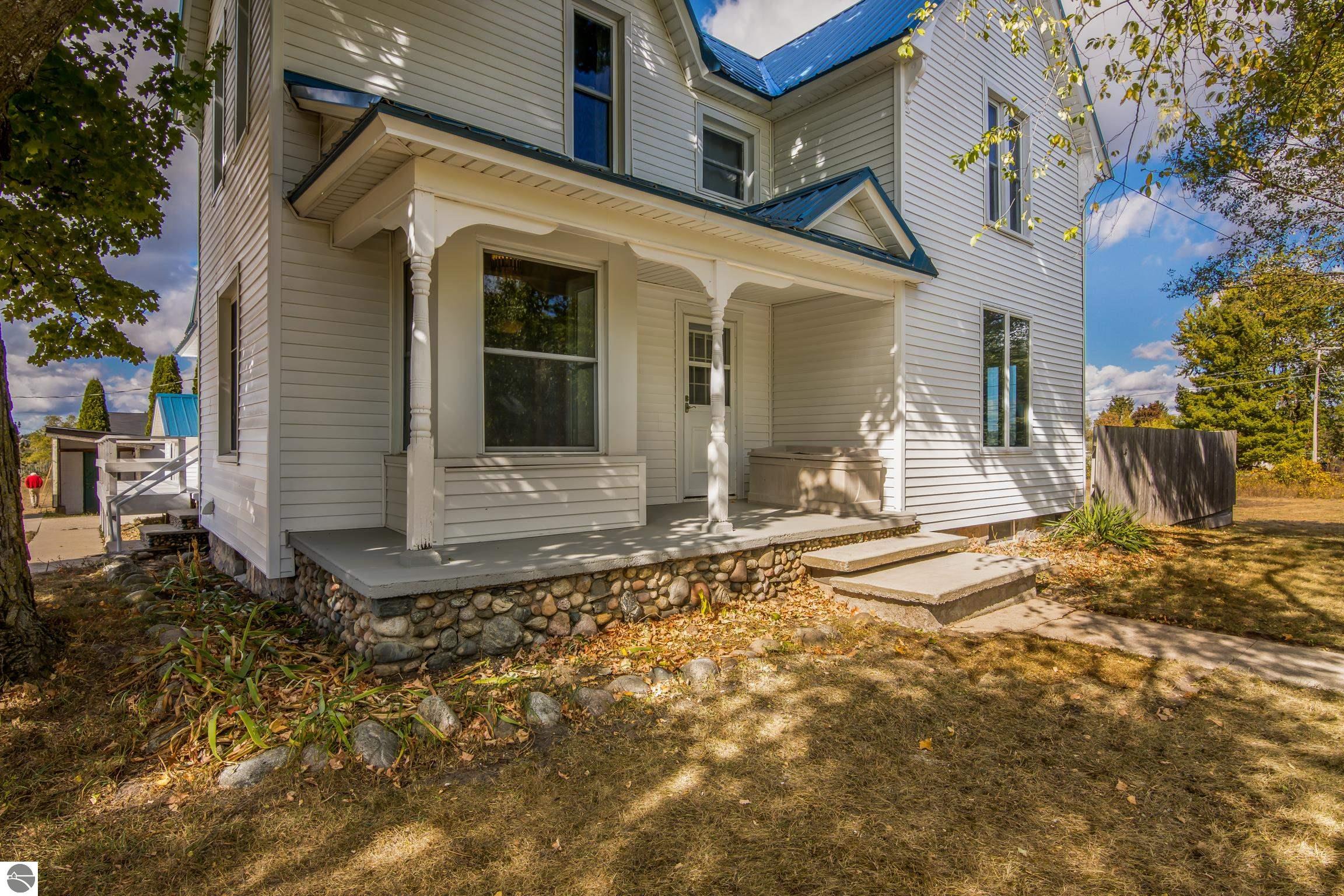 9304 S Lake Leelanau
