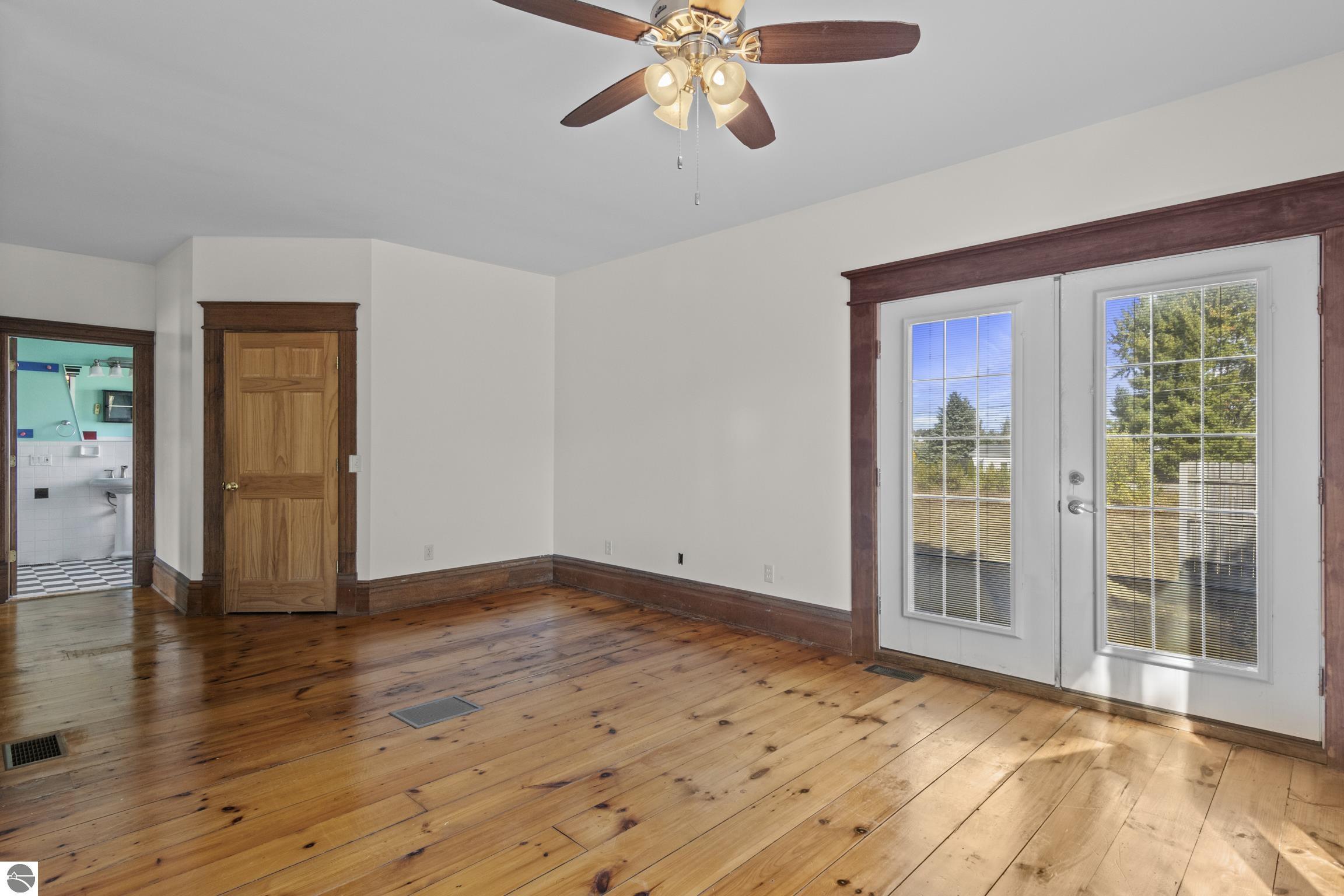 9304 S Lake Leelanau