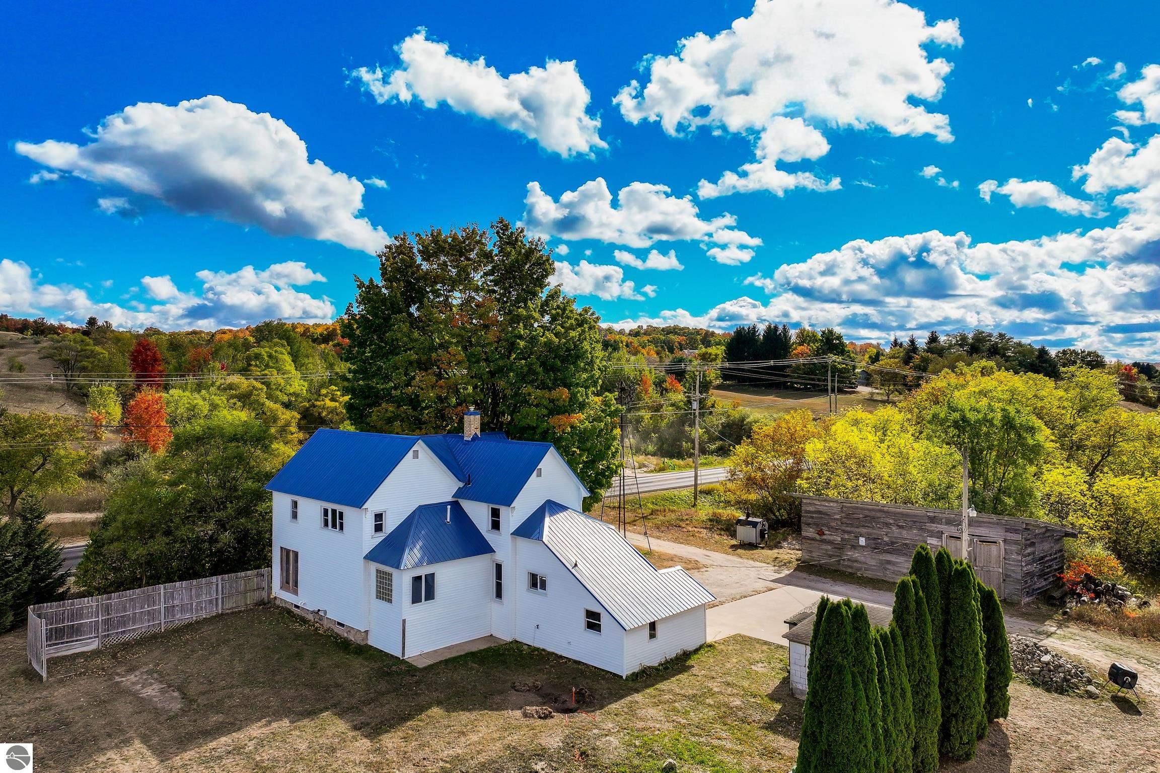 9304 S Lake Leelanau