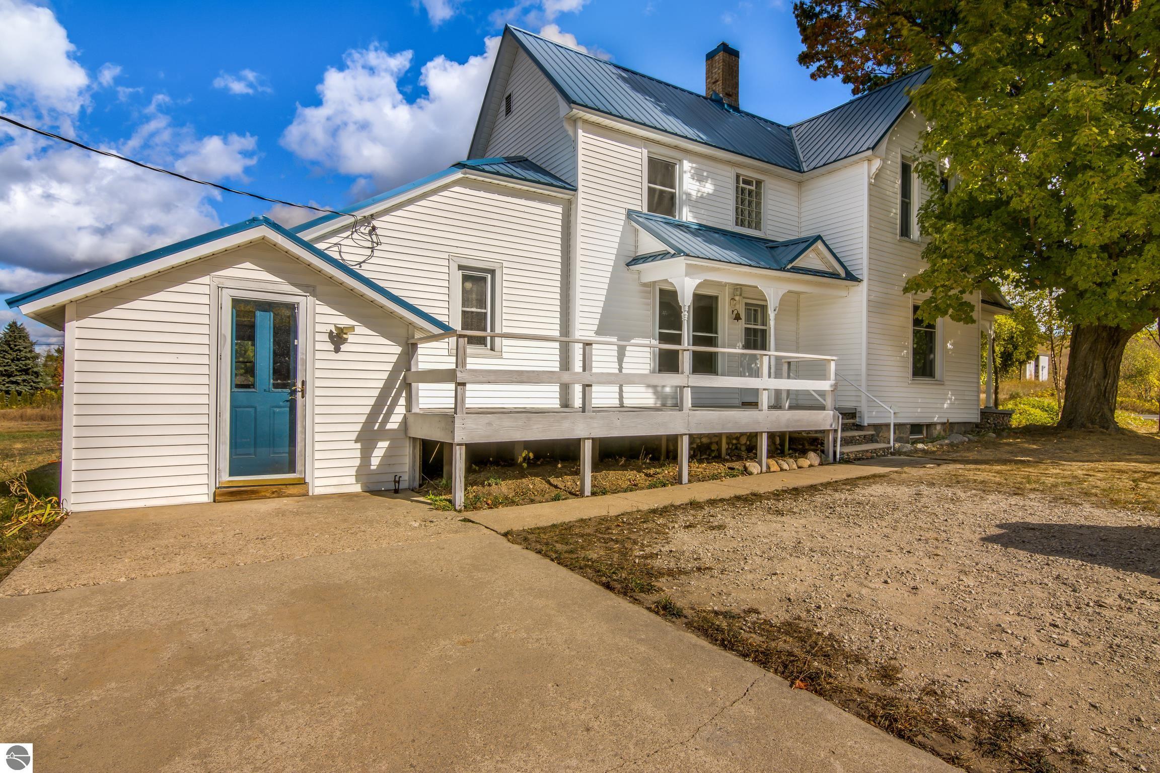 9304 S Lake Leelanau