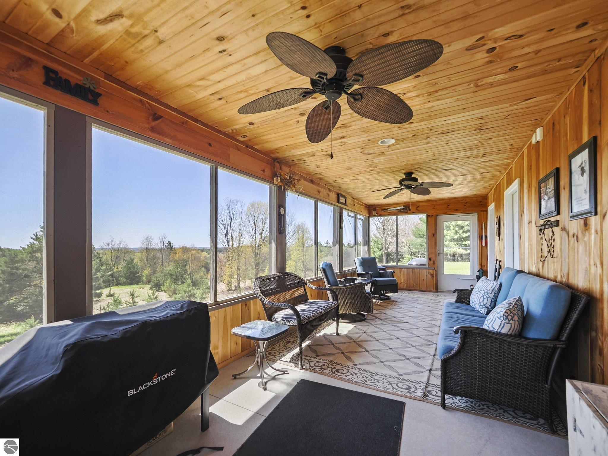 10300 Vista Ridge Drive, Alden