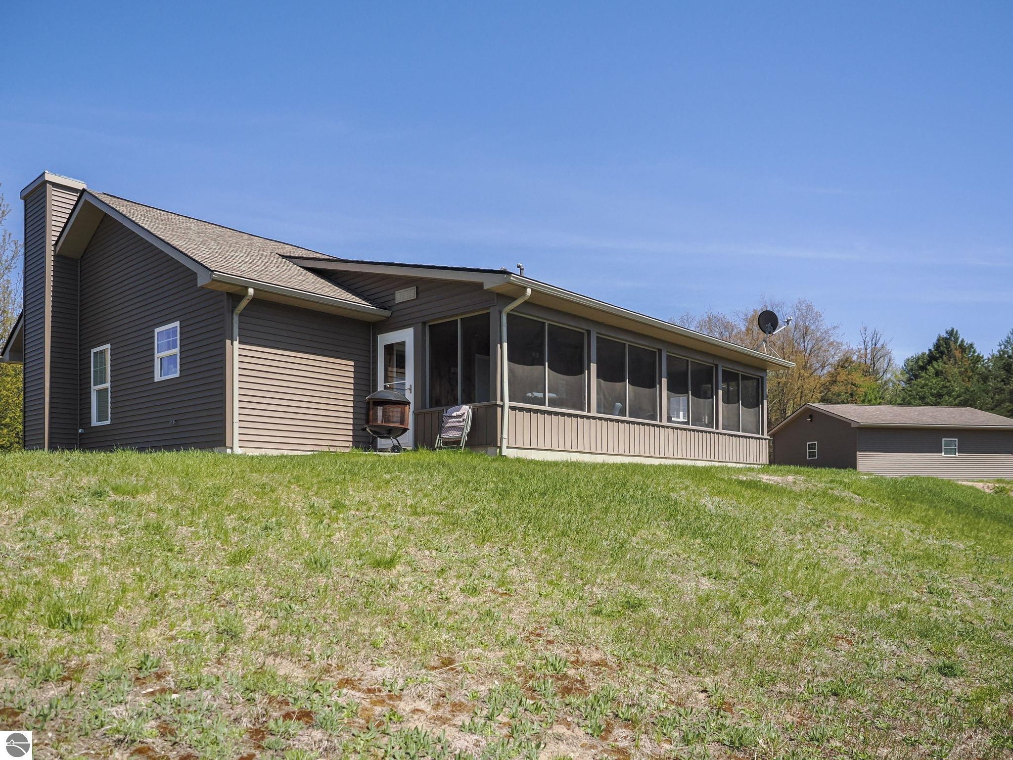 10300 Vista Ridge Drive, Alden