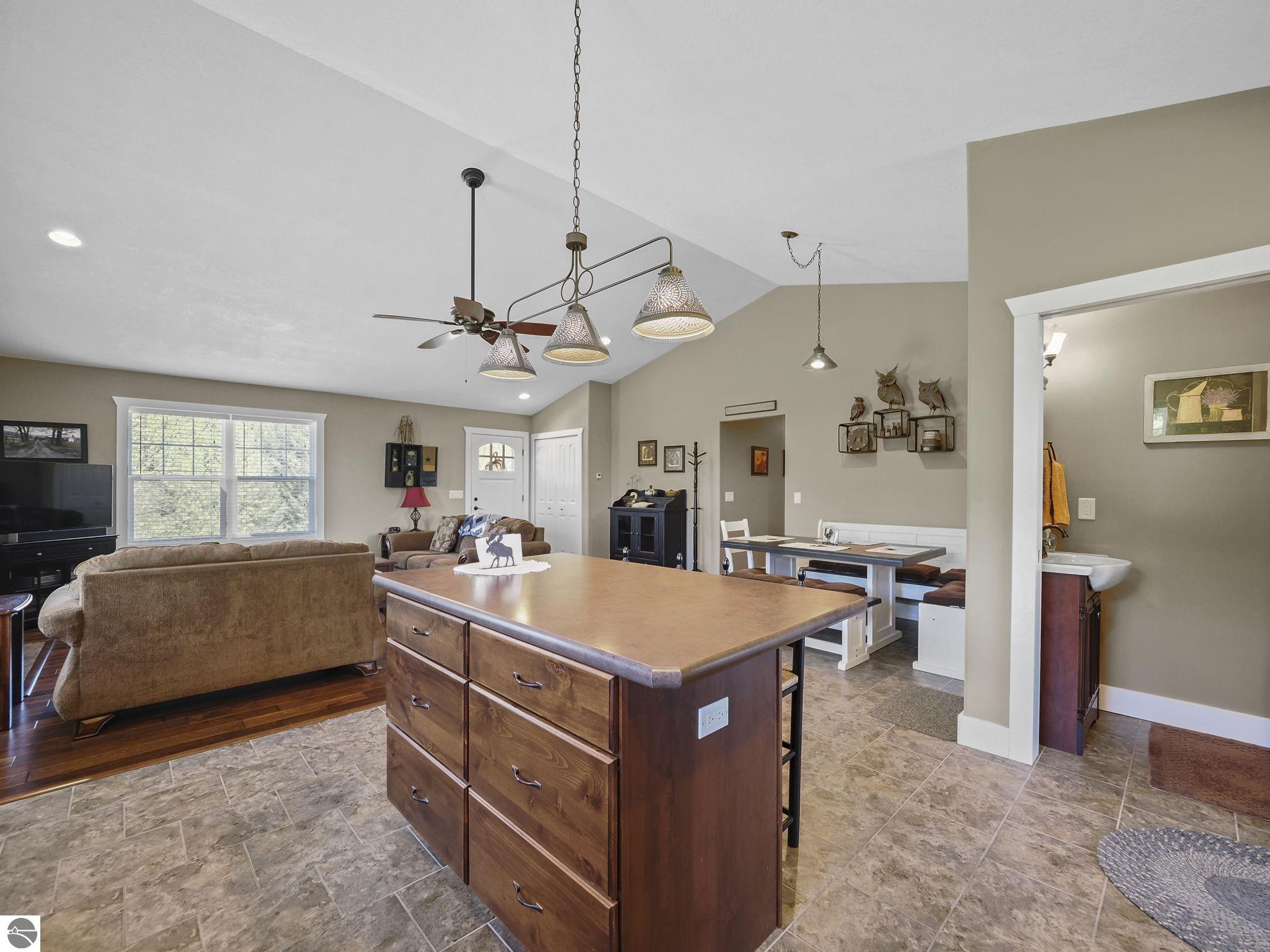 10300 Vista Ridge Drive, Alden