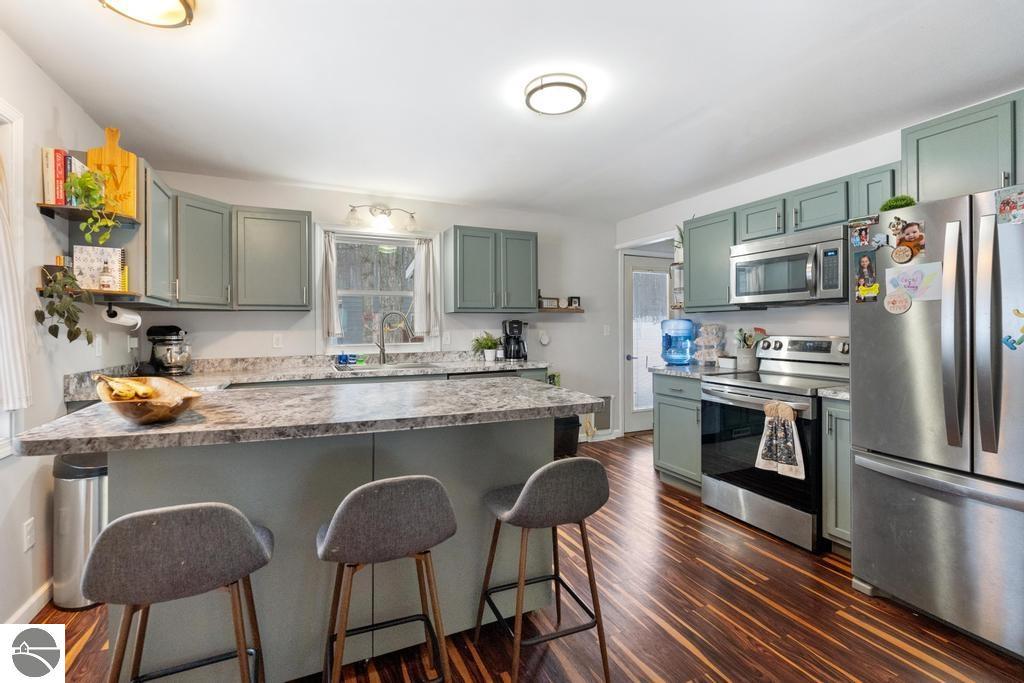 7939 NE Co Road 571