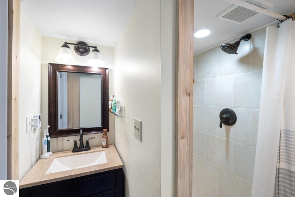 7939 NE Co Road 571