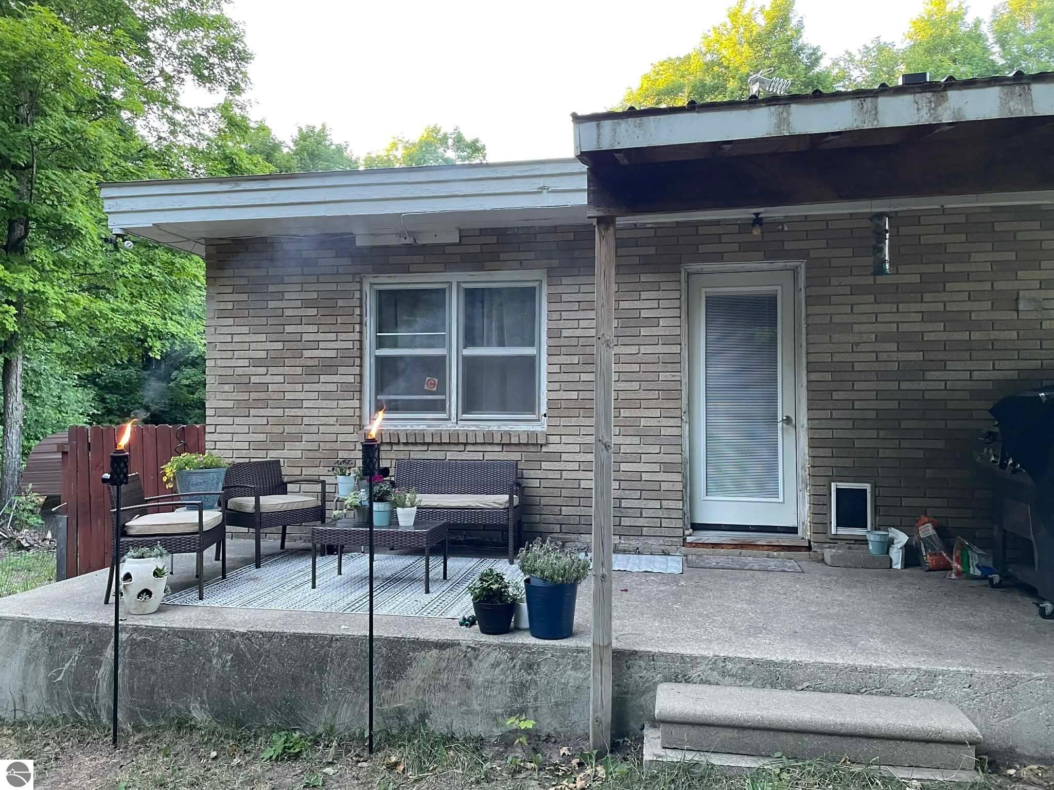 7939 NE Co Road 571