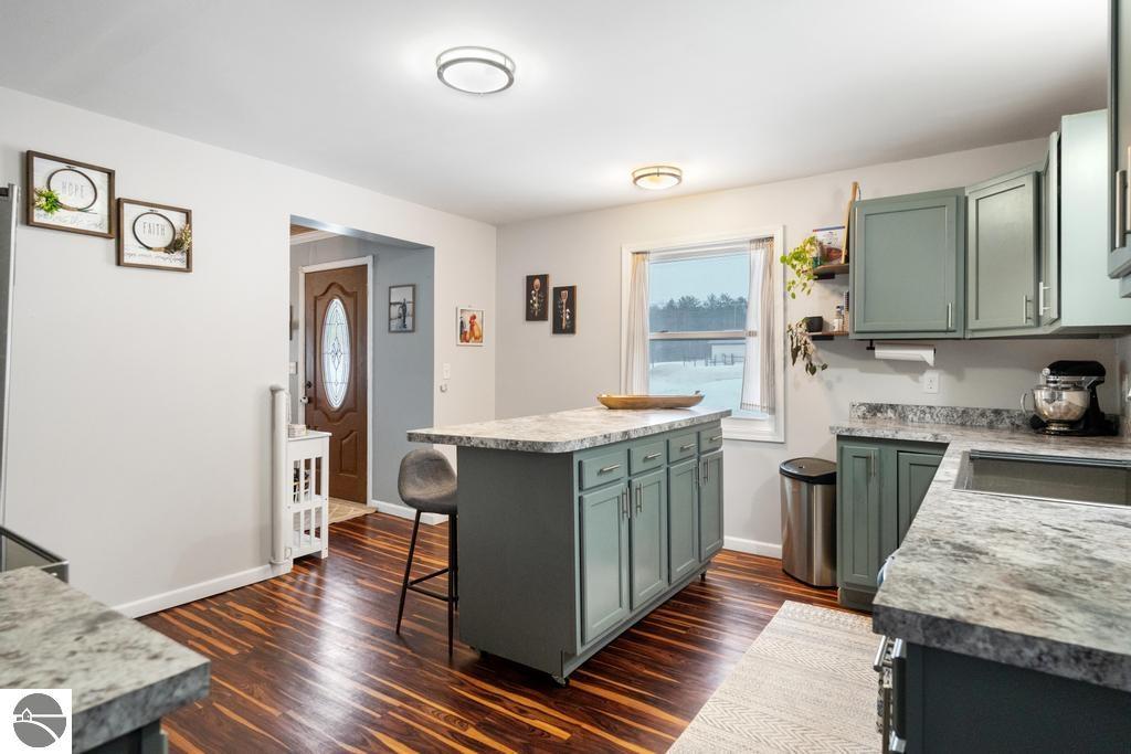 7939 NE Co Road 571