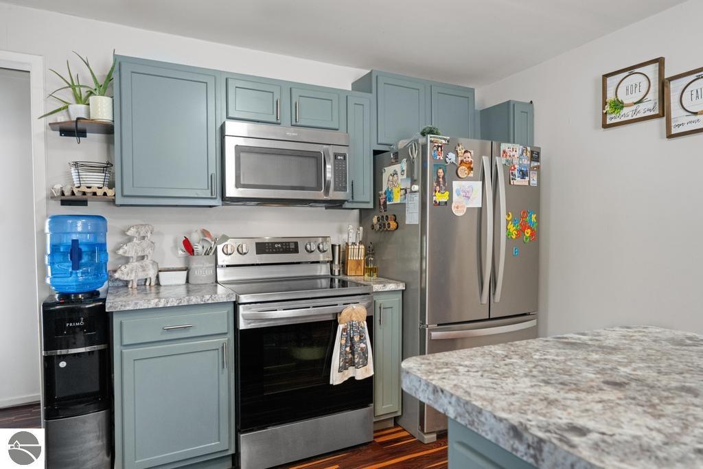 7939 NE Co Road 571