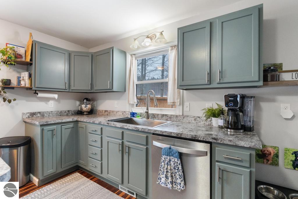 7939 NE Co Road 571