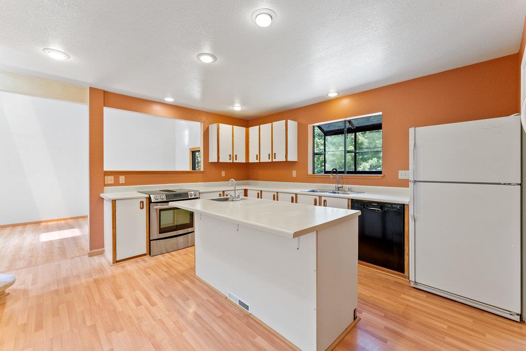 340 Summit Rd.