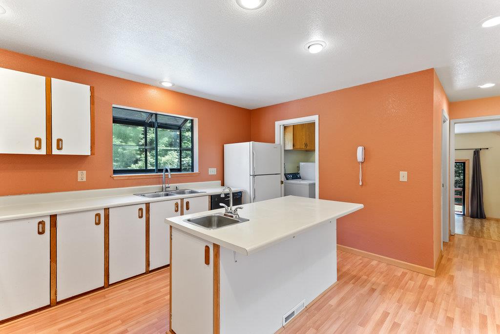 340 Summit Rd.