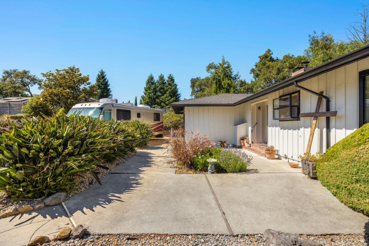 680 Graham Hill Rd.