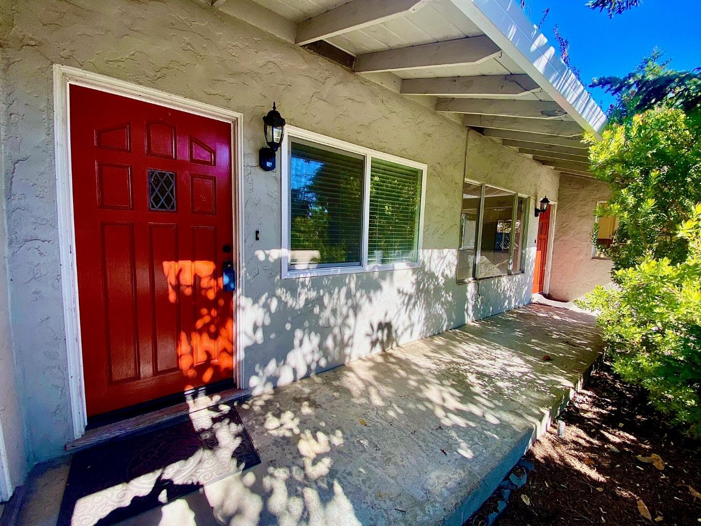 1045-1049 Brommer ST