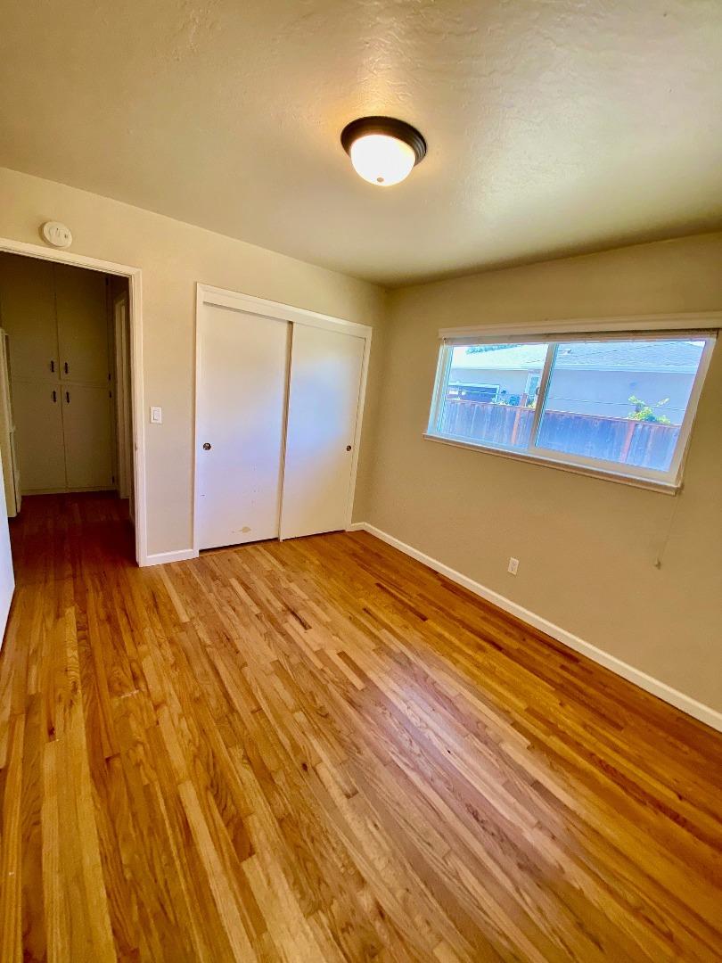 1045-1049 Brommer ST