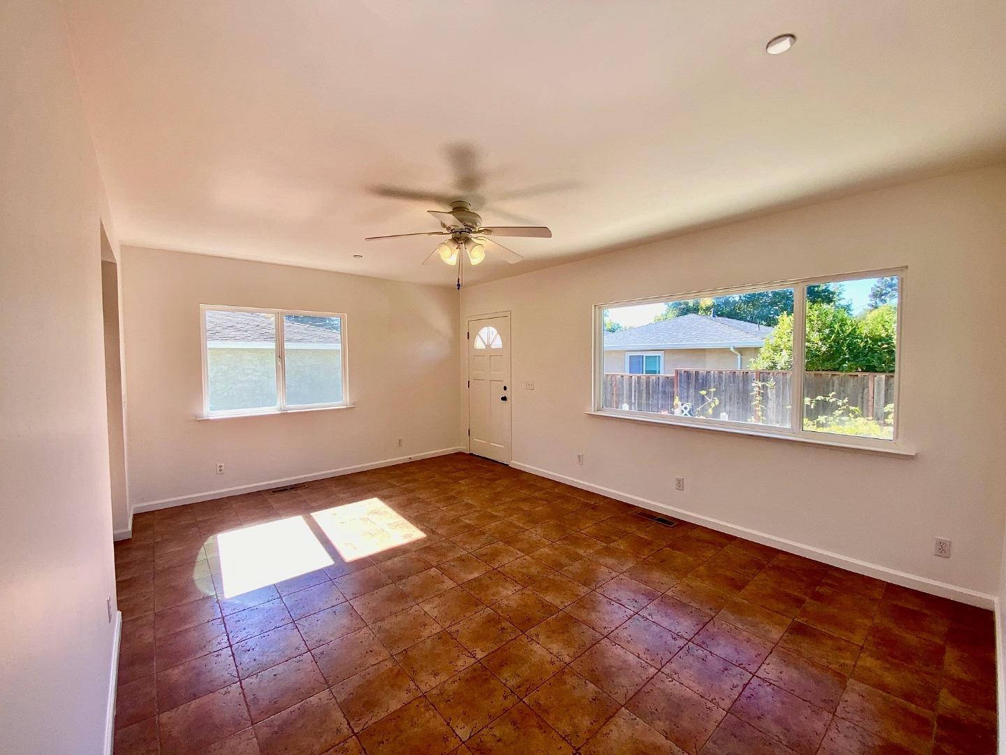 1045-1049 Brommer ST