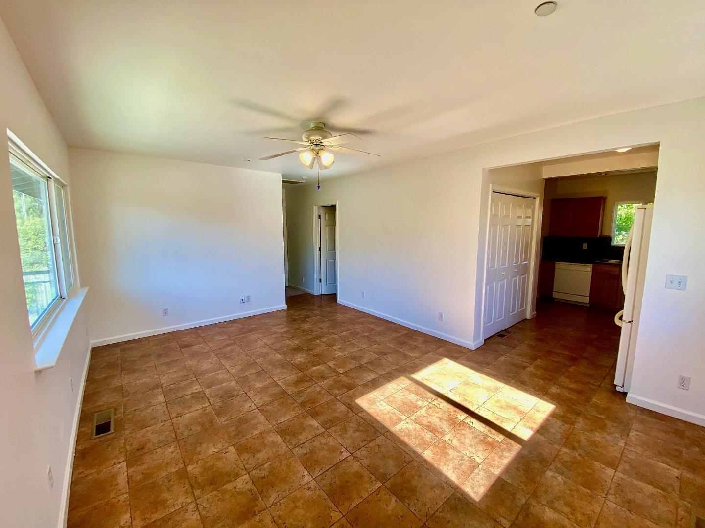 1045-1049 Brommer ST