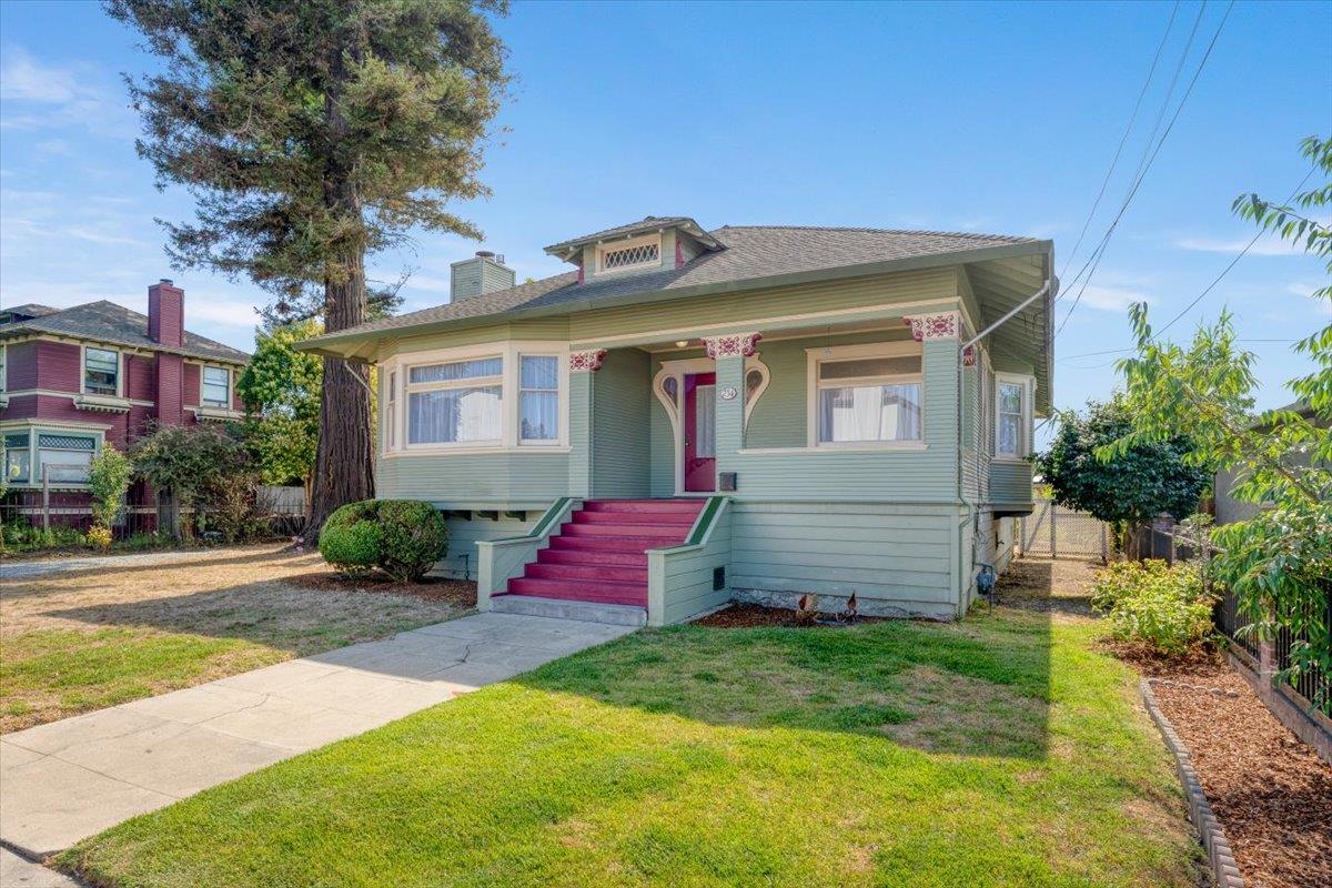 234 Maple Avenue