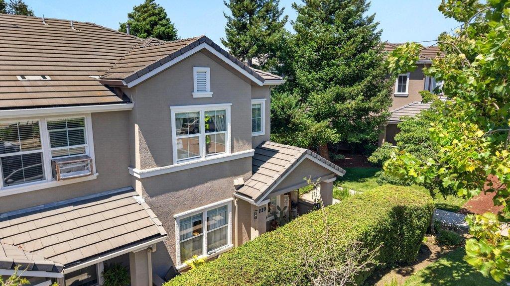 229 Lighthouse DR