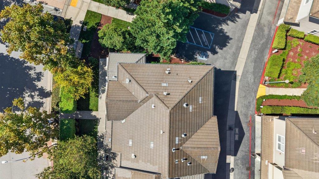 233 Lighthouse DR