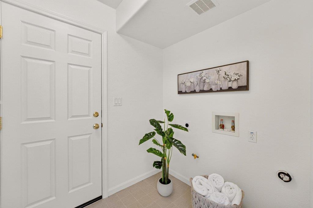 233 Lighthouse DR