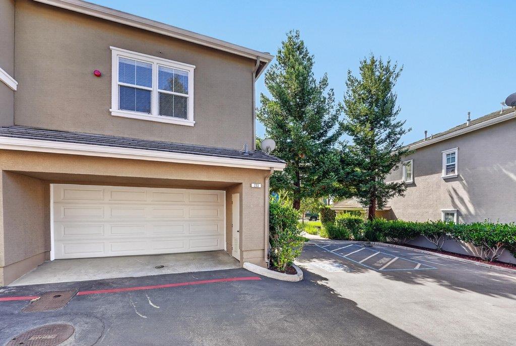 233 Lighthouse DR
