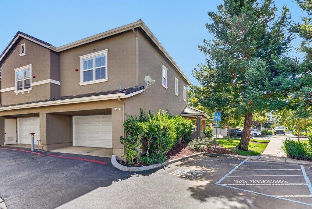 233 Lighthouse DR