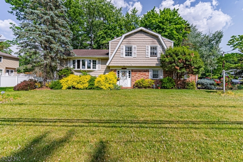 39 Weinmanns Blvd