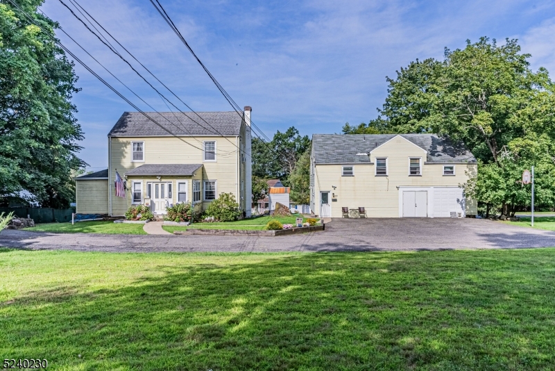 19 Maple Ave