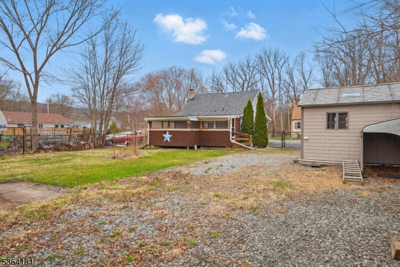 13 Madelyn Ave