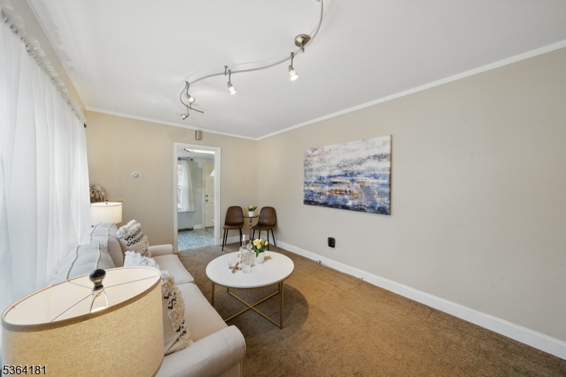 13 Madelyn Ave