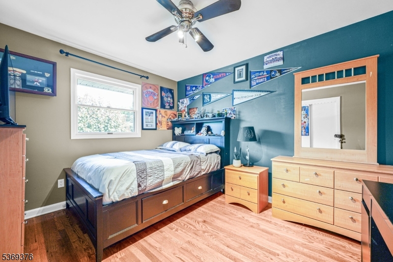 97 Green Knolls Dr