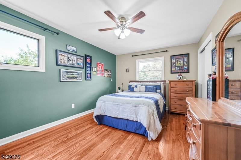 97 Green Knolls Dr