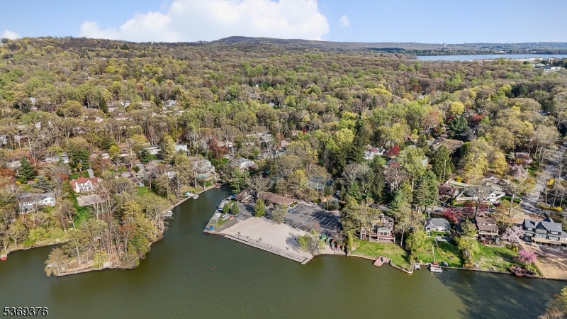 97 Green Knolls Dr