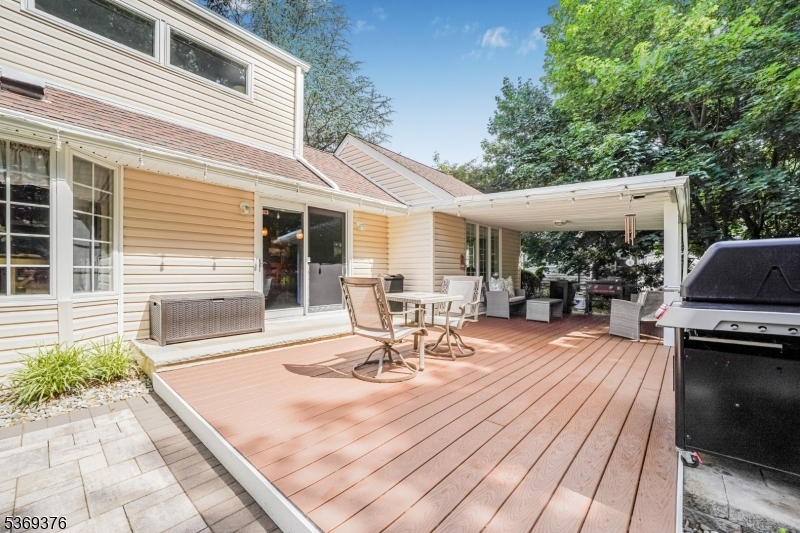 97 Green Knolls Dr