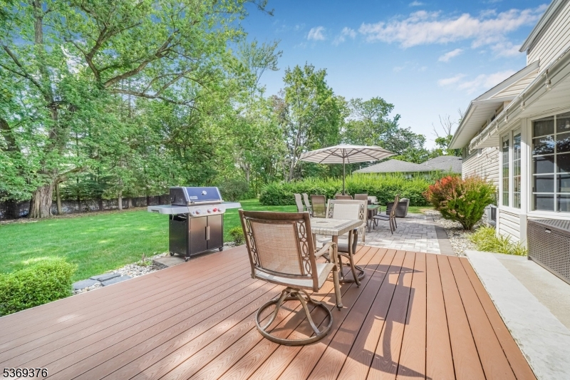 97 Green Knolls Dr