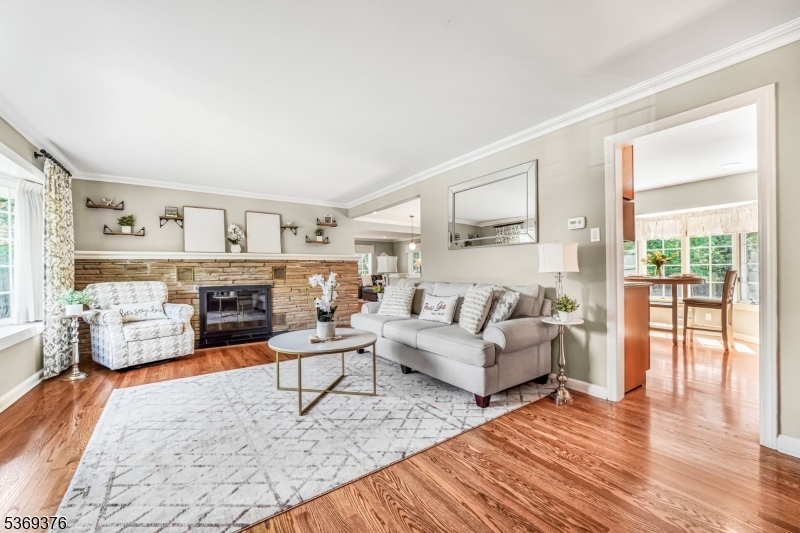 97 Green Knolls Dr