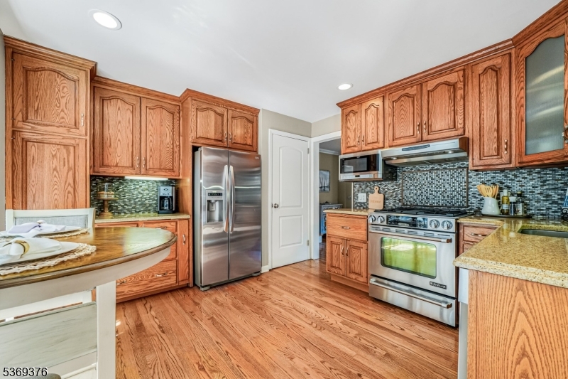 97 Green Knolls Dr