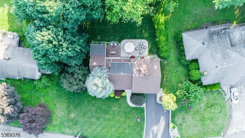 97 Green Knolls Dr