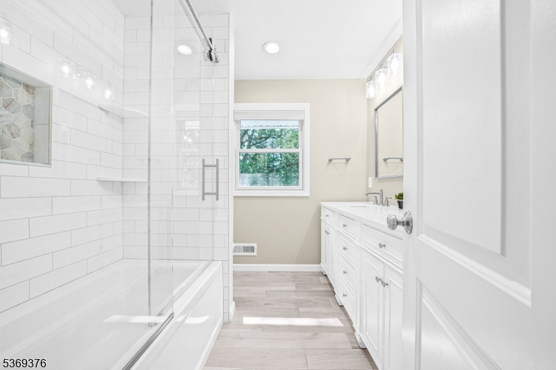 97 Green Knolls Dr