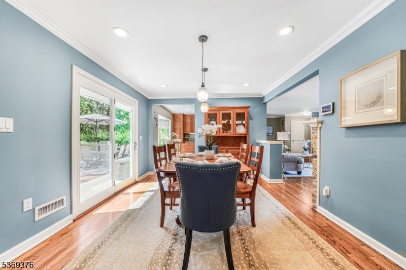 97 Green Knolls Dr