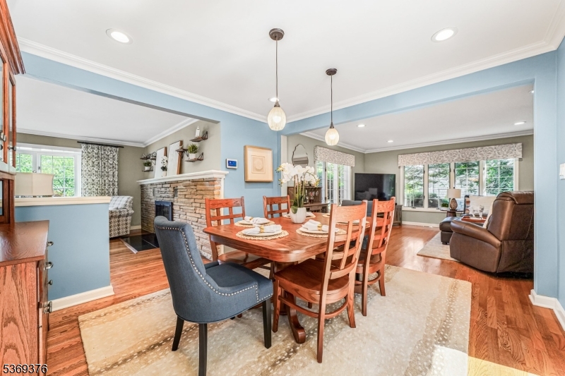 97 Green Knolls Dr