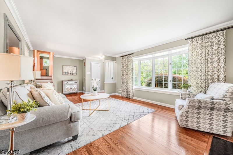 97 Green Knolls Dr