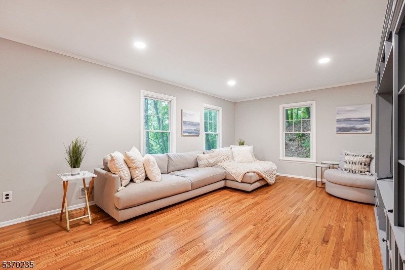 32 Lord William Penn Dr