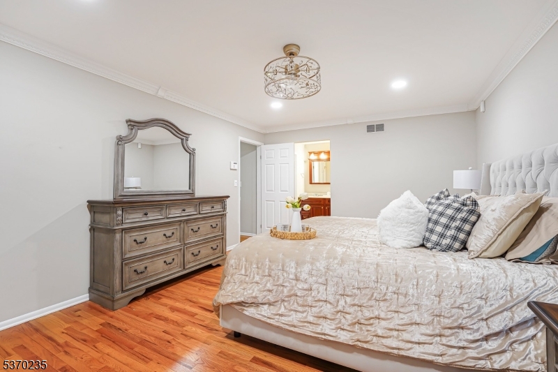32 Lord William Penn Dr