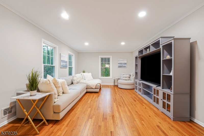32 Lord William Penn Dr