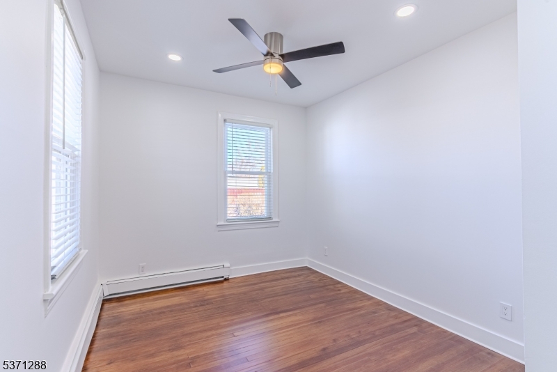 27 Lincoln Ave 2